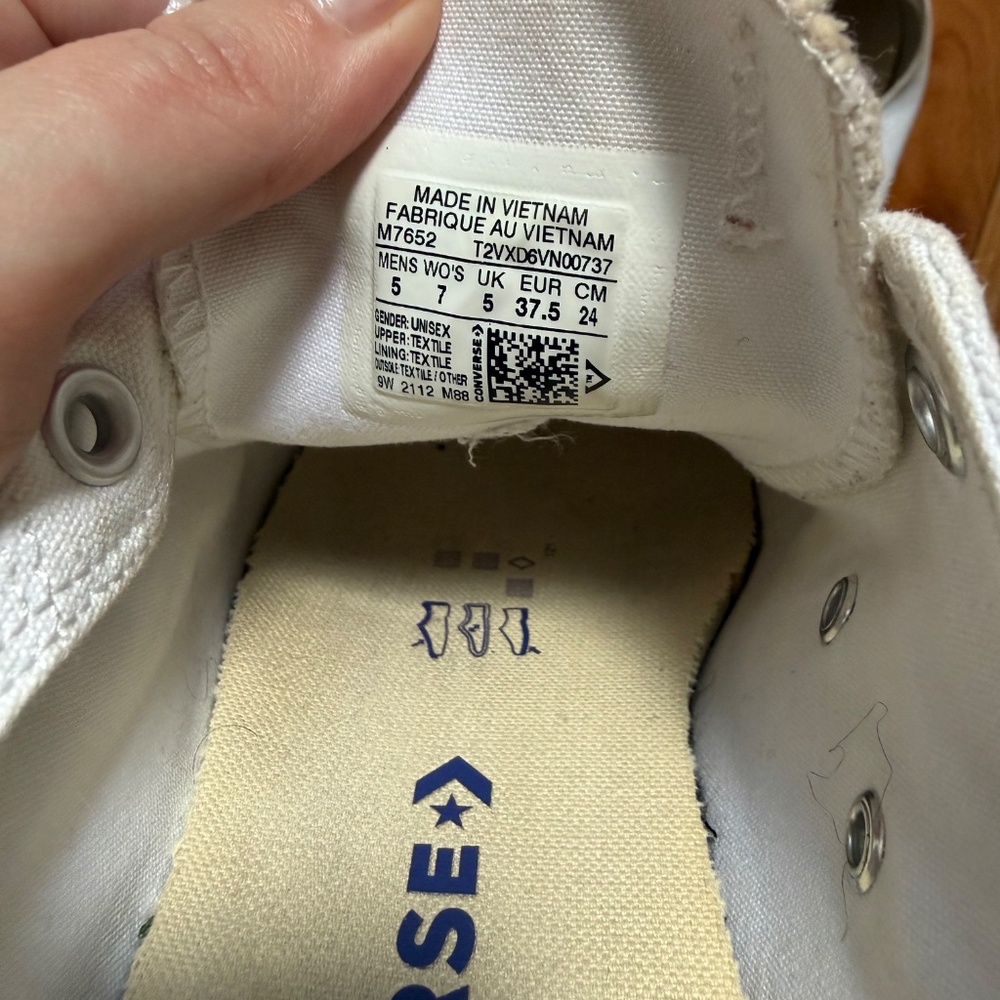 White Converse - Picture 5 of 5